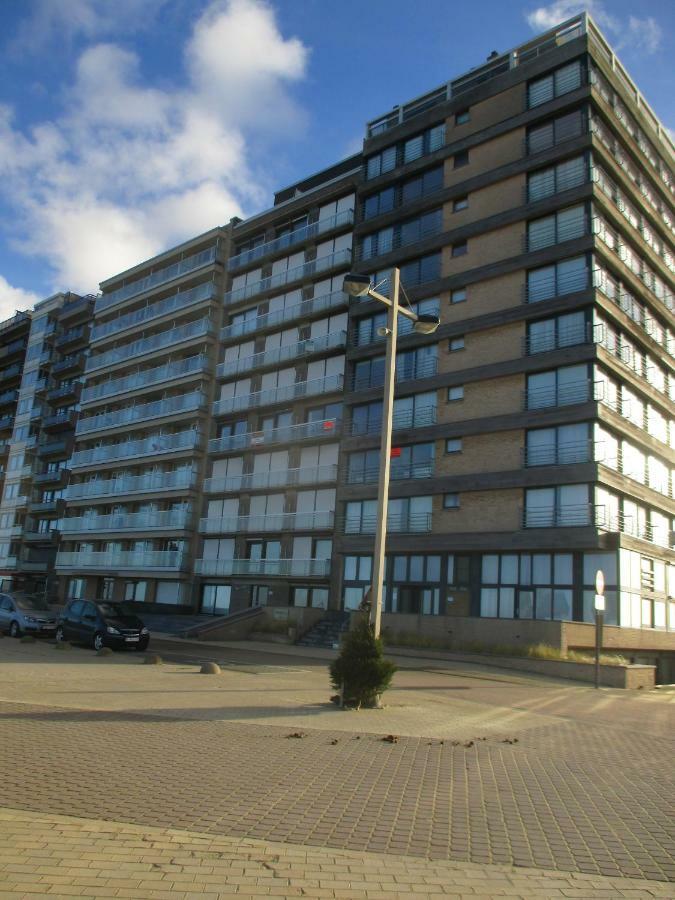 Studio On The Beach With Sea View Middelkerke Exterior photo