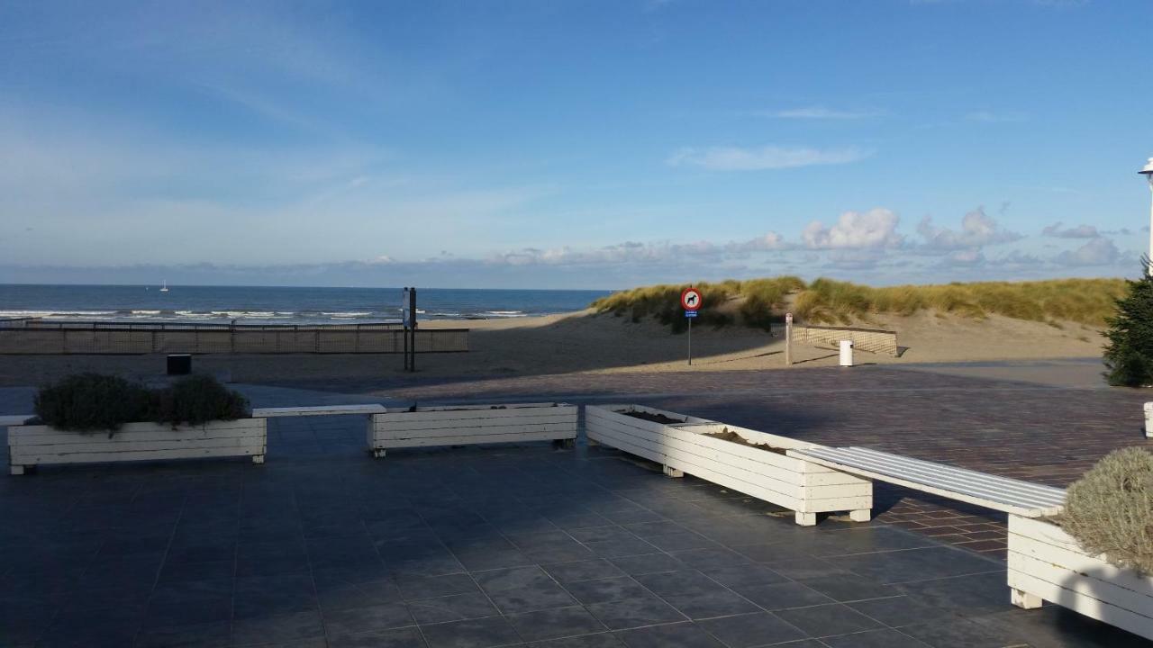 Studio On The Beach With Sea View Middelkerke Exterior photo